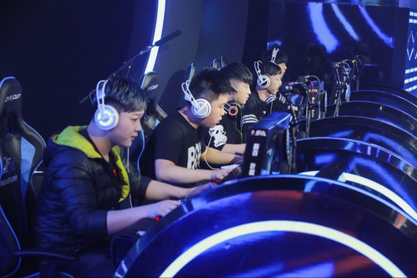 实现了从边 实现了从边